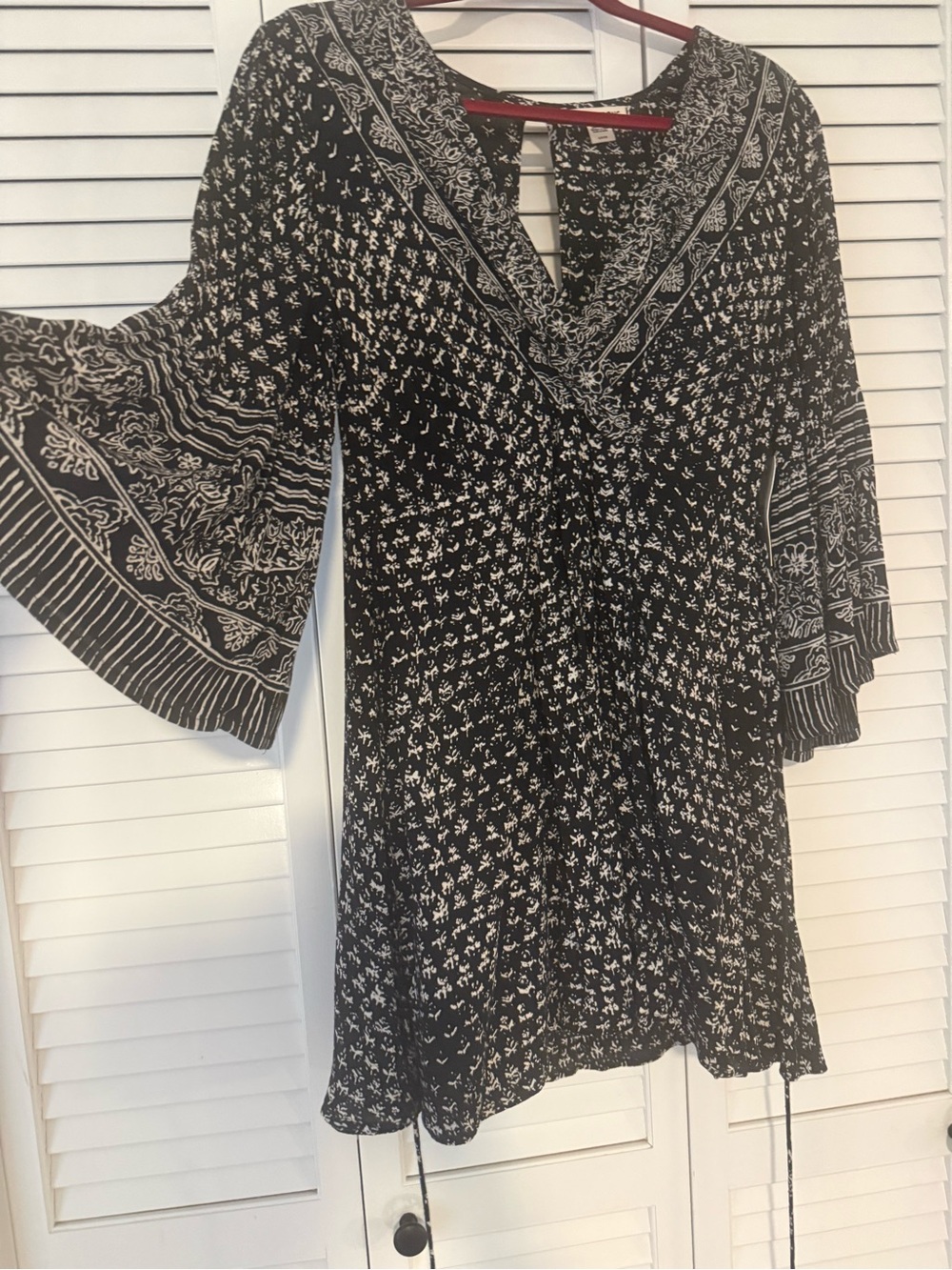 Billabong Black and White Floral Boho Tunic with Bell Sleeves